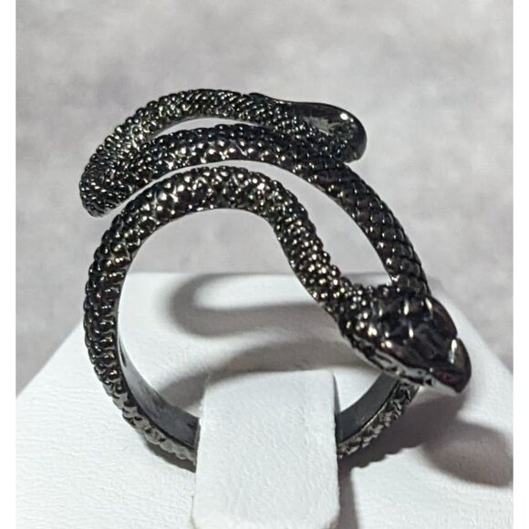 Gothic Gunmetal Tone Textured Snake Ring Size 5 1/2 - Picture 3 of 14